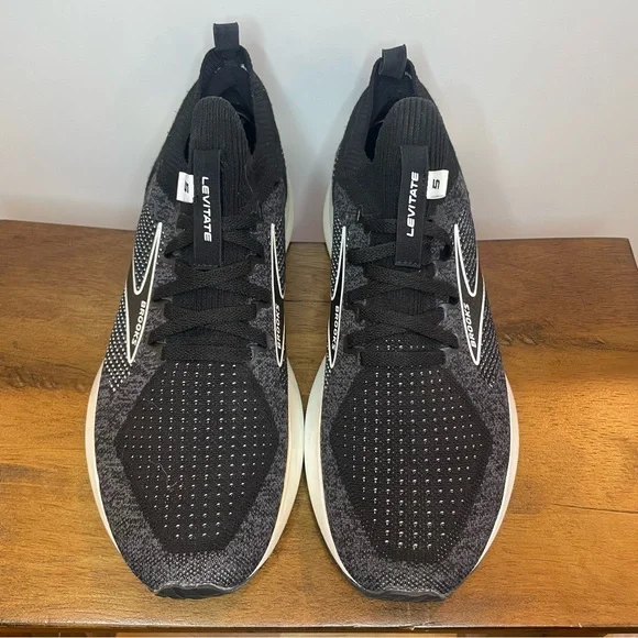 Brooks | Levitate 5 Running Shoes - Black ; Womens 10 - Picture 2 of 8